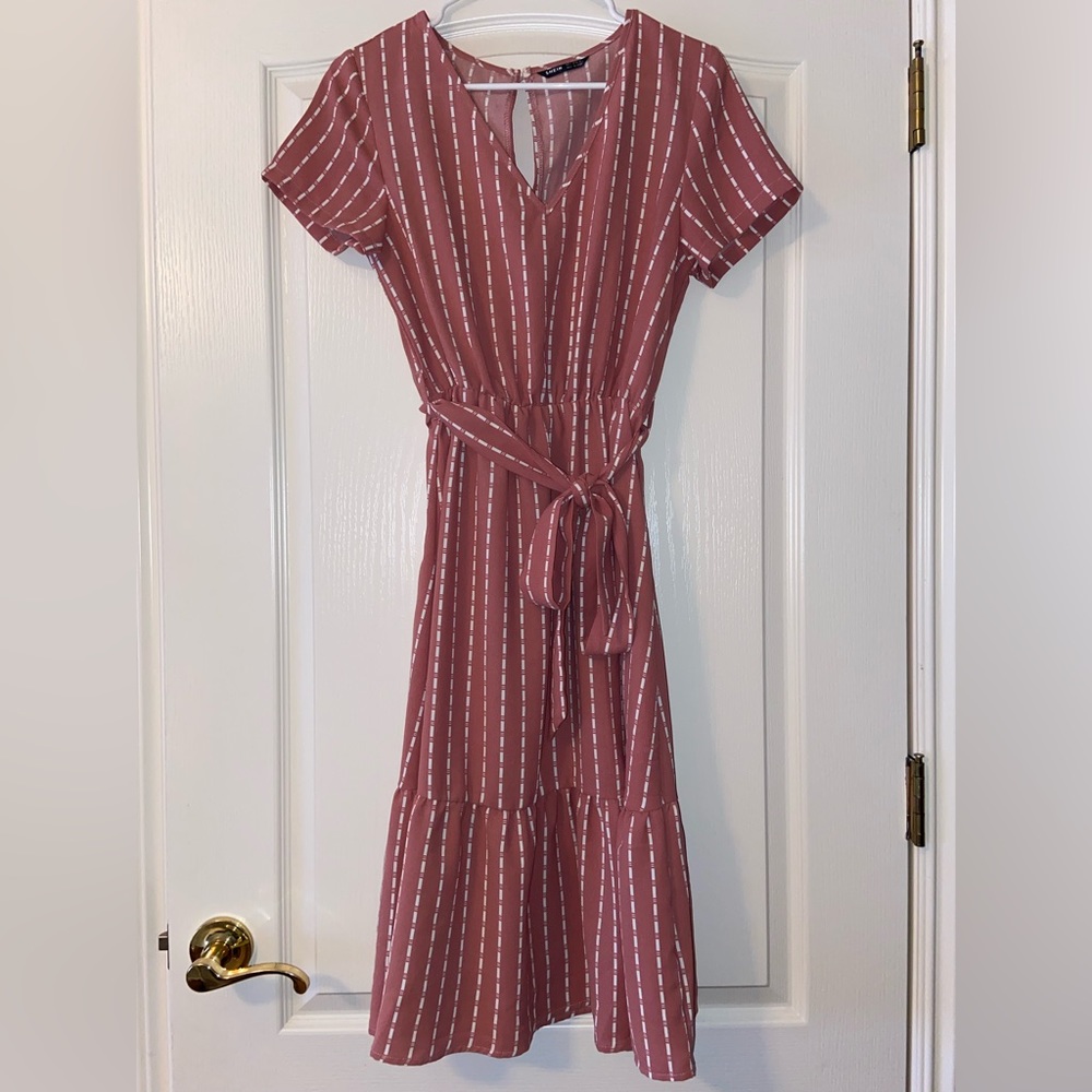 Pink summer dress with white lines